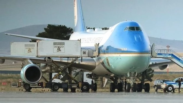 Trump cambió de avión tras la cumbre de la OTAN en Turquía oculto en un contenedor de ‘catering’ por una amenaza de Irán