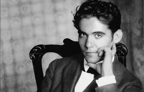 “Saca Nocturna” en Madrid: homenajearon a García Lorca con una procesión a 90 años de su fusilamiento