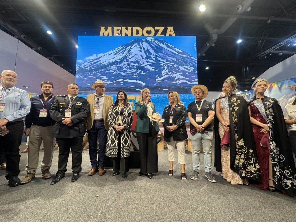 Mendoza inauguró su stand en la Feria Internacional de Turismo de Buenos Aires