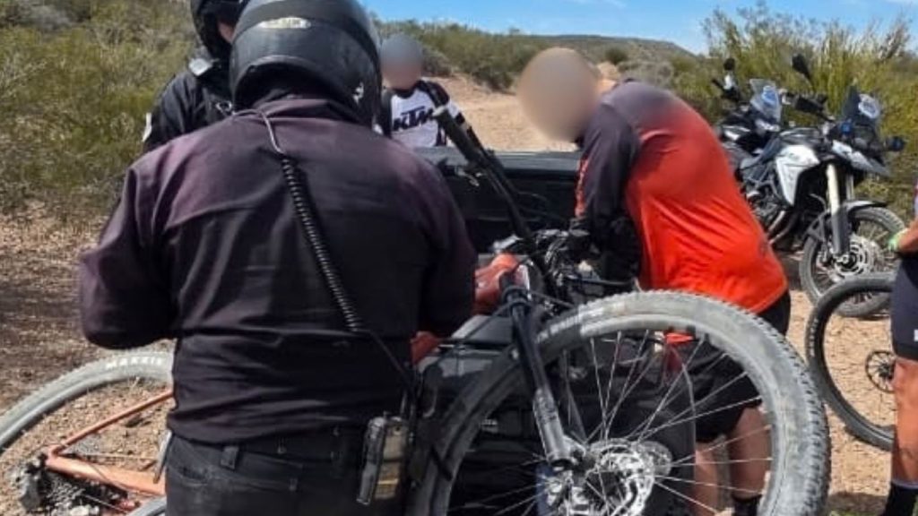 La presencia preventiva de la Policía permitió asistir a un ciclista accidentado en los senderos de Chacras