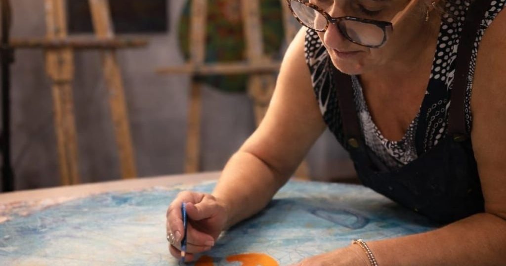 Entre círculos y texturas, la artista Fabiana Prieto expande su arte en Mendoza