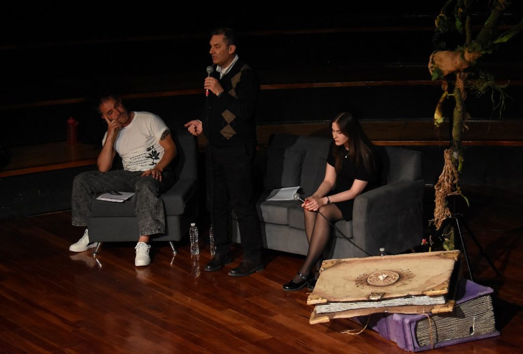 Literatura, cine, poesía y música marcaron una nueva jornada de la Feria del Libro
