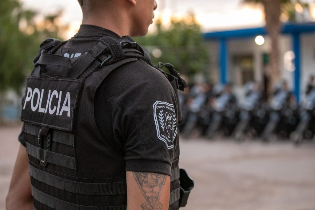 Dos hombres fueron detenidos tras asaltar un comercio en Maipú