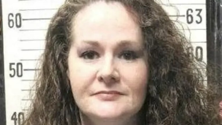 Gobernador de Tennessee suspende las ejecuciones después de que Christa Pike sobreviviera a las inyecciones letales